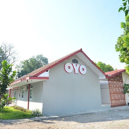 Oyo 743 Garden Guesthouse Maguwo Exterior foto