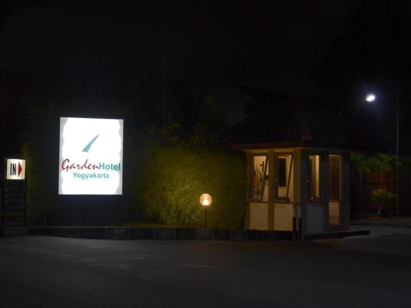 Oyo 743 Garden Guesthouse Maguwo Exterior foto