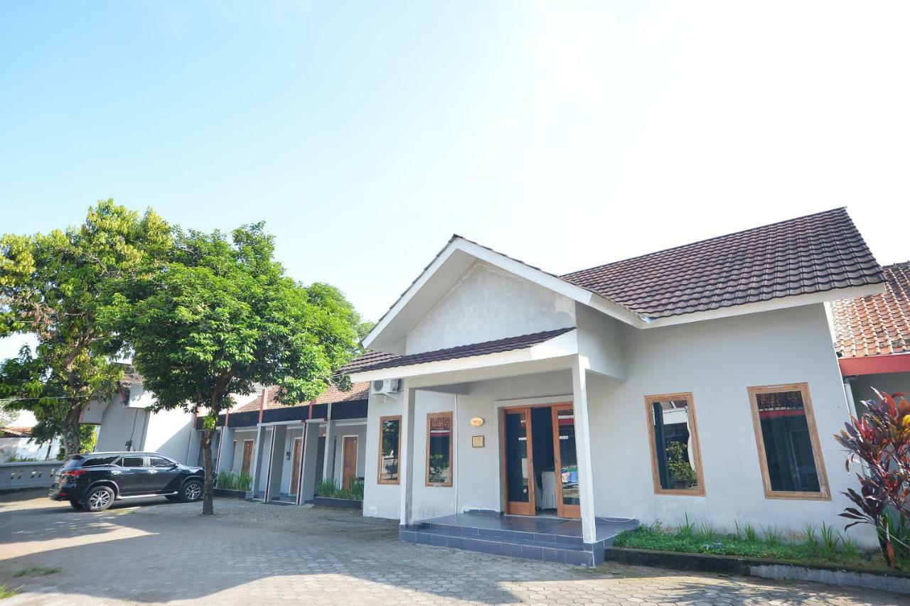 Oyo 743 Garden Guesthouse Maguwo Exterior foto